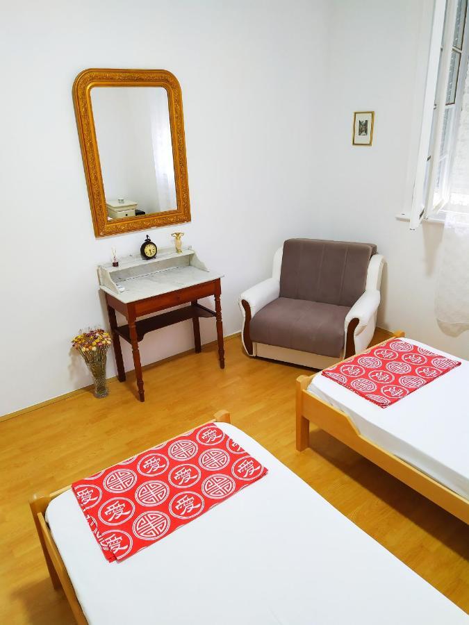 Apartamento Podgorica Center Exterior foto